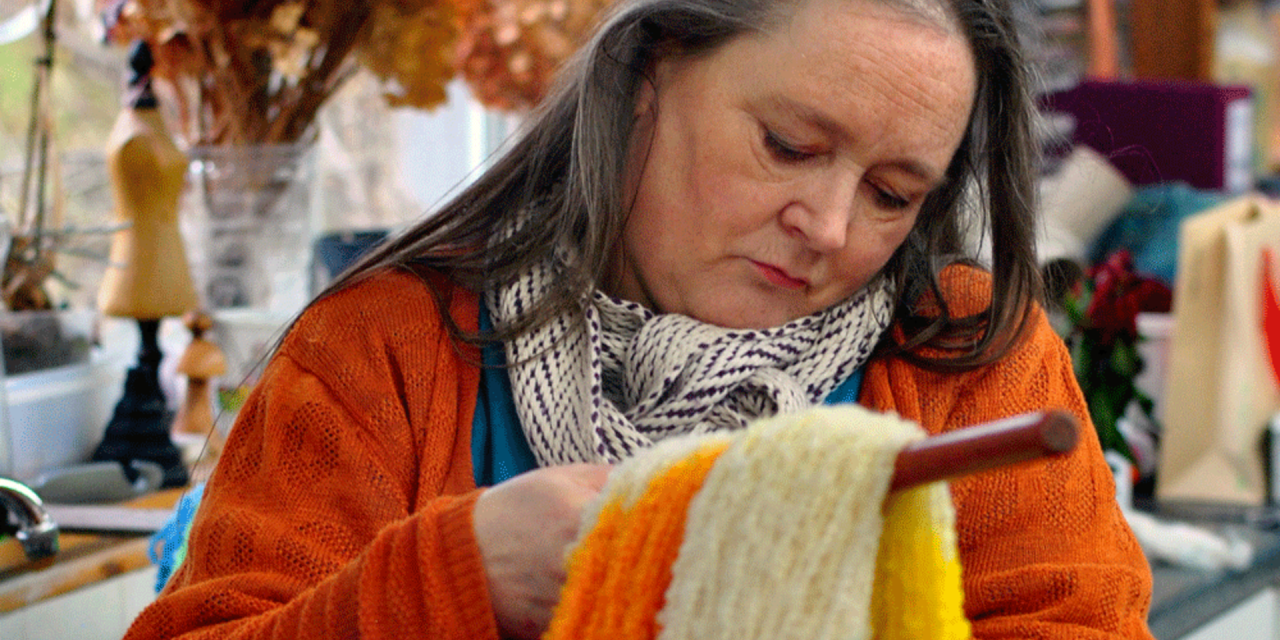 Liz hand dyeing wool